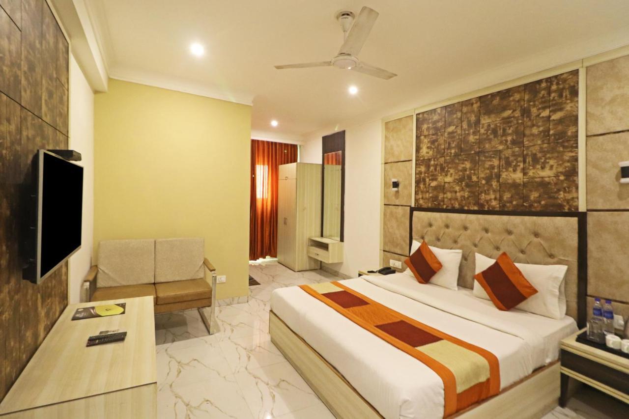 Hotel Almora Near Delhi Airport Nueva Delhi Exterior foto