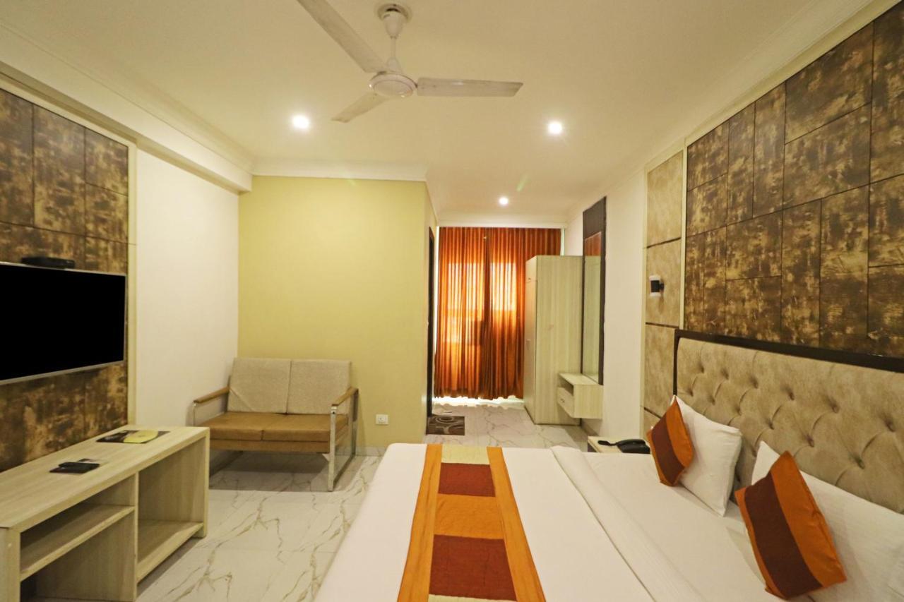 Hotel Almora Near Delhi Airport Nueva Delhi Exterior foto