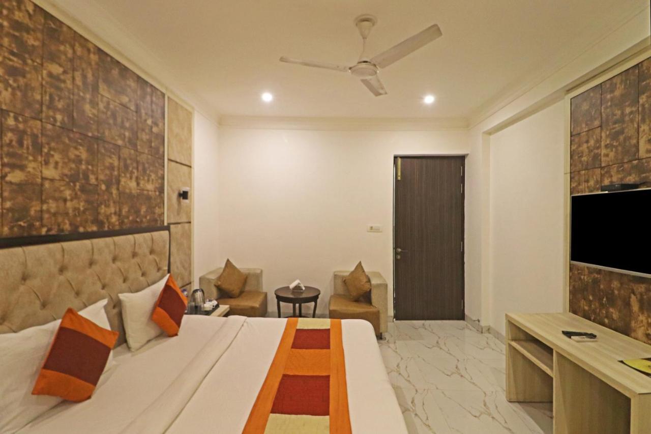 Hotel Almora Near Delhi Airport Nueva Delhi Exterior foto