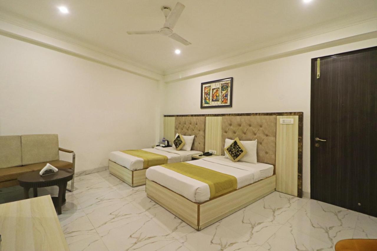 Hotel Almora Near Delhi Airport Nueva Delhi Exterior foto